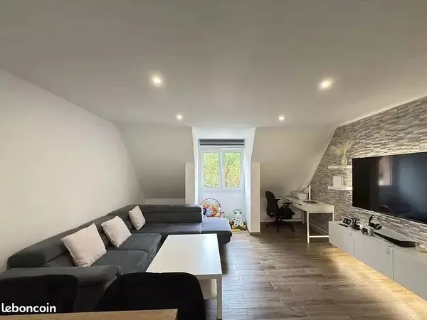 Spacieuse 2p 27 m² proche gare RER C 