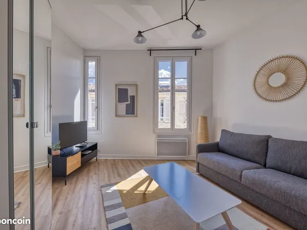 Studio 1 pièce 19 m² 