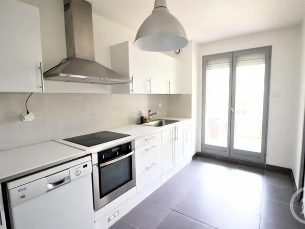 Appartement 4 pièces 80 m² 
