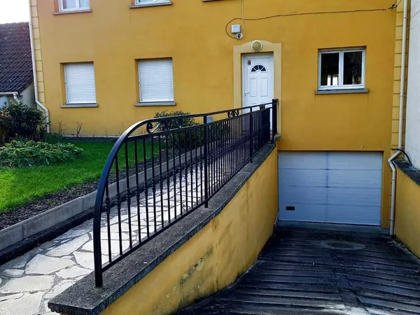 À louer a GAGNY Studio de 45 m2 au sol lumineux et Mansardé 