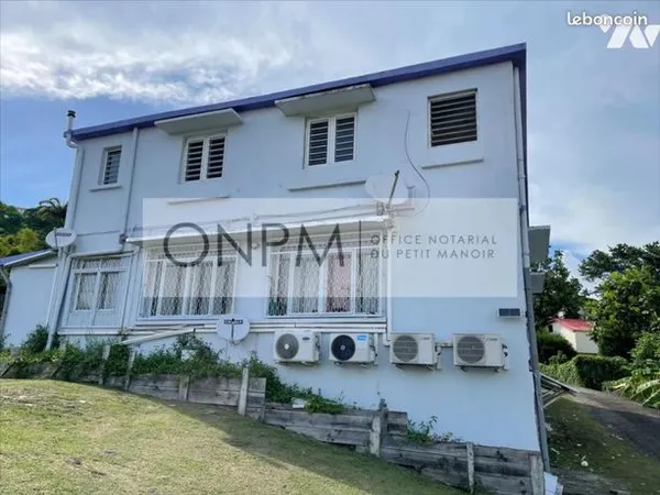 Maison 11 pièces 235 m² 