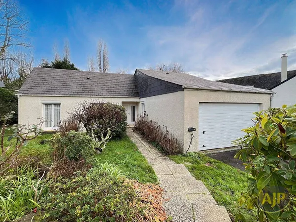 Maison de plain-pied 5 pièces 121 m² 