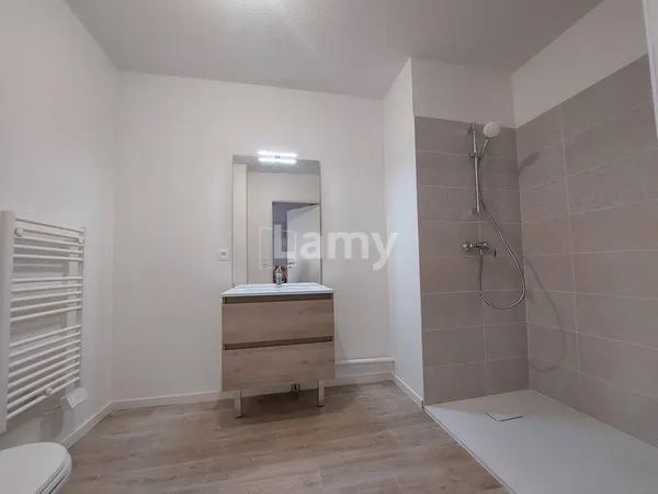 Studio 1 pièce 27 m² 