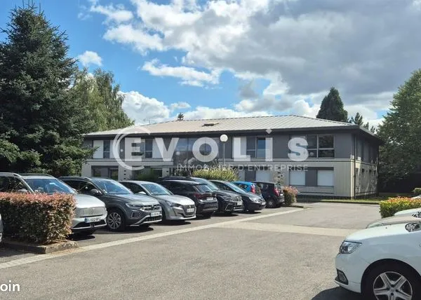 Bureau 65 m² 
