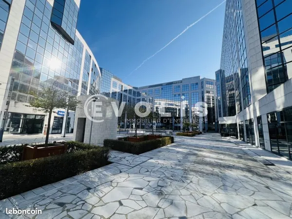 Bureaux 322 m² 