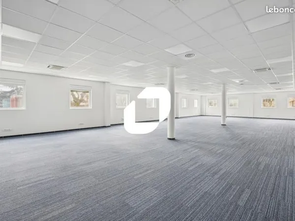 Bureaux 263 m² 