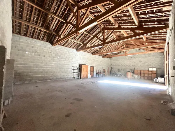Local 190 m² 