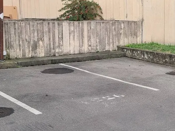 Garage/Parking 