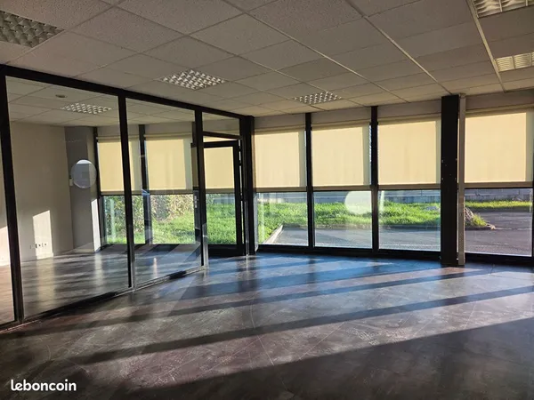Bureaux, entrepôt 660 m² AYTRE 