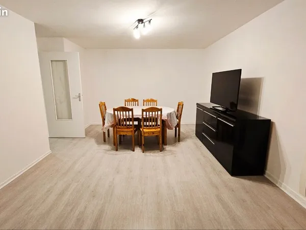 Appartement le Bourget meublé 47m2 + place de parking 