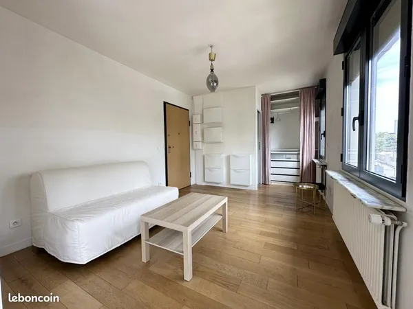 Studio 1 pièce 23 m² 