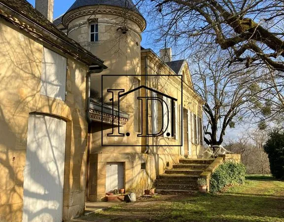 Maison de luxe 13 pièces 77 m² 