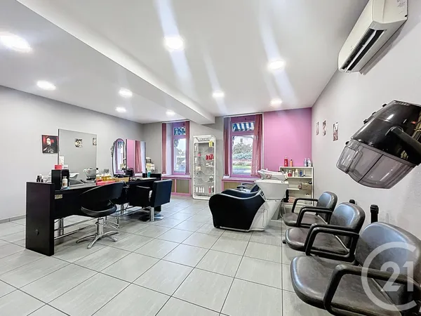 Local 1 pièce 44 m² 