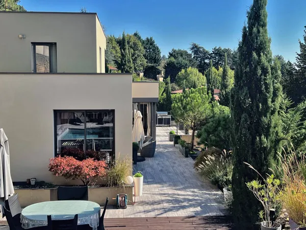 Maison 7 pièces 228 m² 