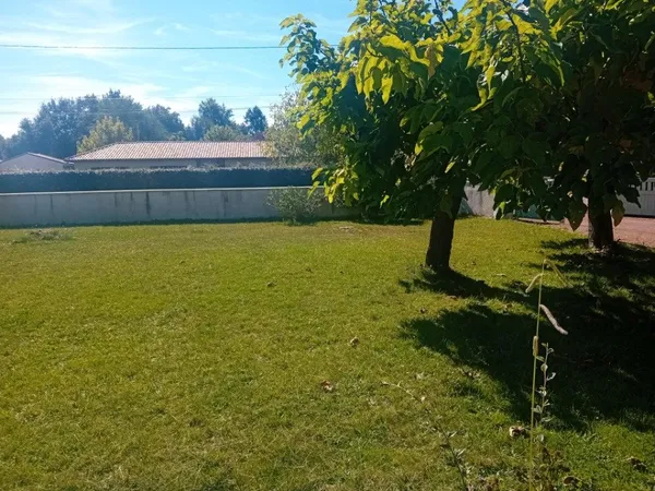 Terrain 610 m² 