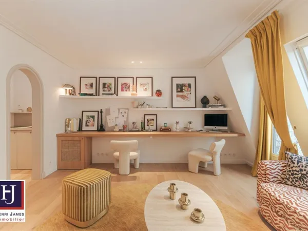 PARIS 7ÈME Gros-Caillou - Studio de 29 m² au dernier étage avec 