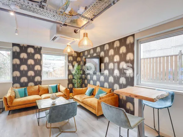 Bureaux 251 m² 