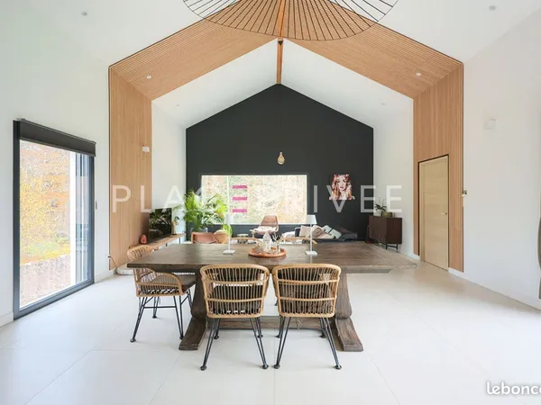 Maison 7 pièces 400 m² 