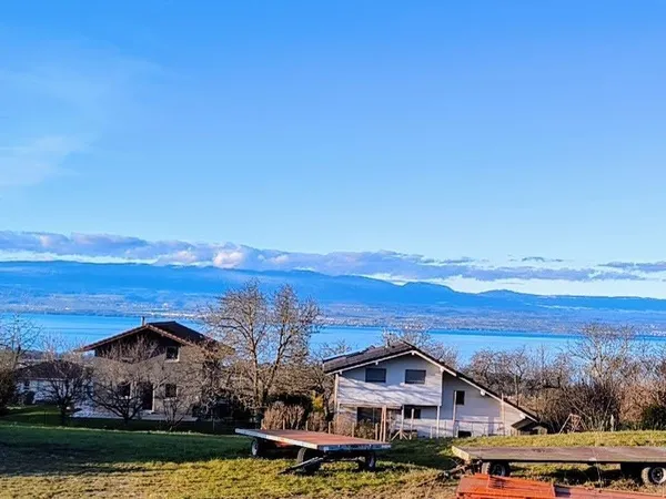Terrain à bâtir de 906 m² à MARIN (74) 