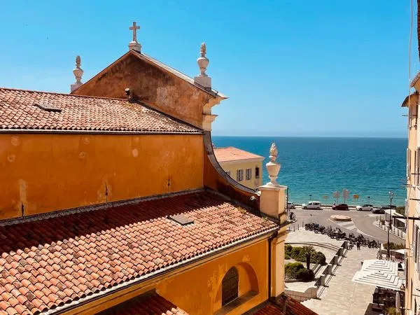 Appartement F3, centre ville vue mer 