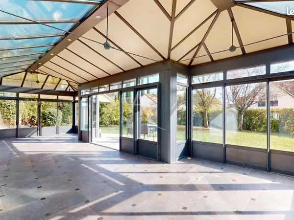 Maison 8 pièces 250 m² 