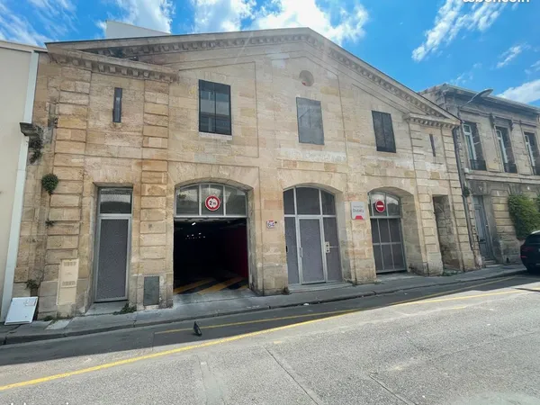 PLACES DE PARKING RES DE STANDING SECURISE quartier les chartrons Bordeaux 