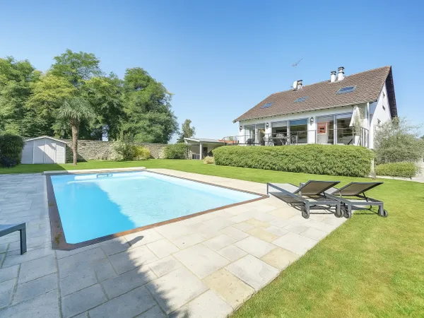 Maison Noisy Le Roi 8 pièce(s) 366 m2 