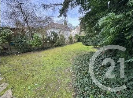 Terrain 330 m² 