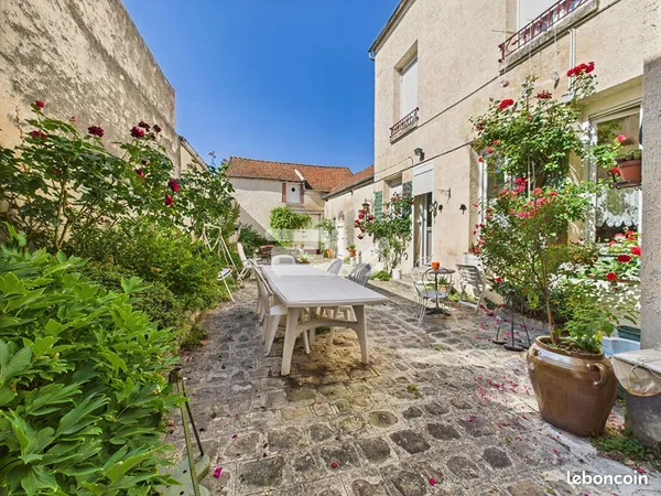 Maison de ville 8 pièces 230 m² 