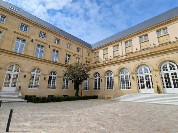 F2 NEUF 45M2 + STATIONNEMENT - METZ PAIXHANS 