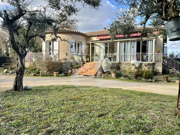 Superbe villa avec piscine proche de Saint Rémy de Provence 