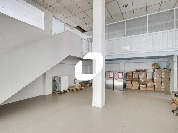 Bureaux 268 m² 