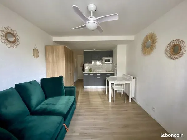 Studio 1 pièce 20 m² 