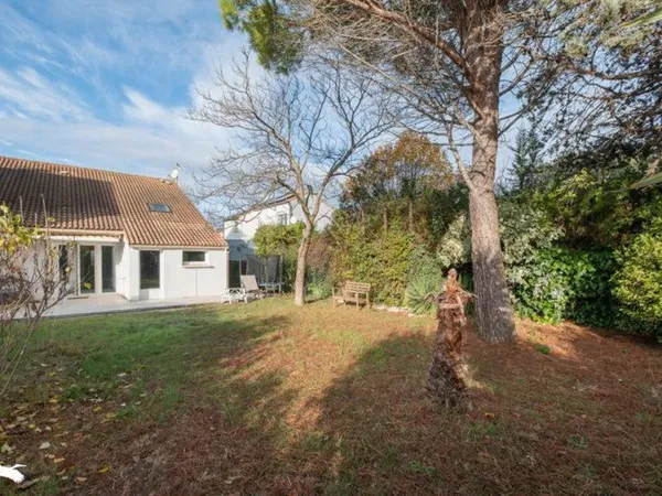 Villa de 5 pièces principales 