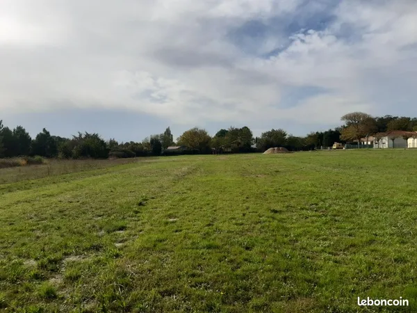 Terrain 550 m² Saint Magne 
