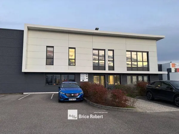 Local d'activité 1600 m² 