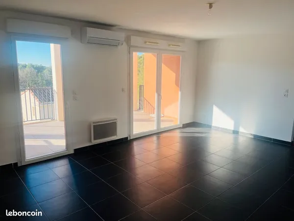 Appartement T3 lumineux avec terrasse vue dégagée, parking en sous-sol et ascenseur - Résidence 