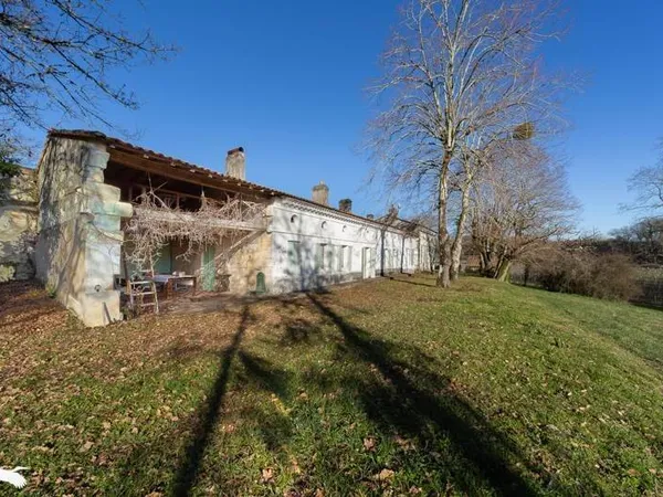 Maison de plain-pied 8 pièces 213 m² 