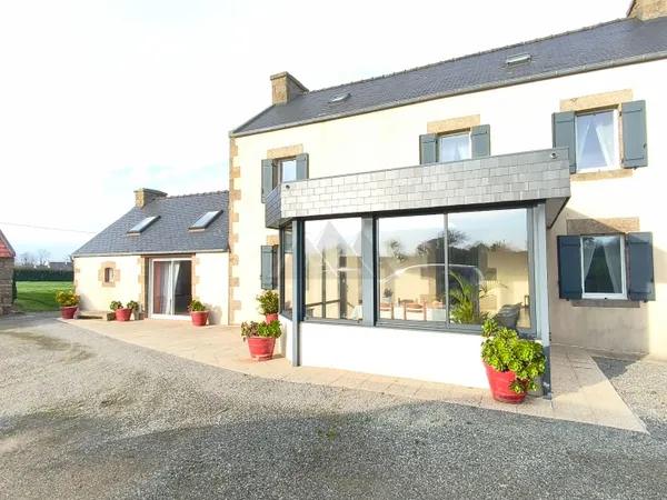 MAISON A VENDRE DEPENDANCES BRELES 