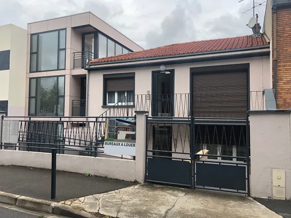 BOBIGNY - BUREAU D'AVOCAT - 13,50 m2 