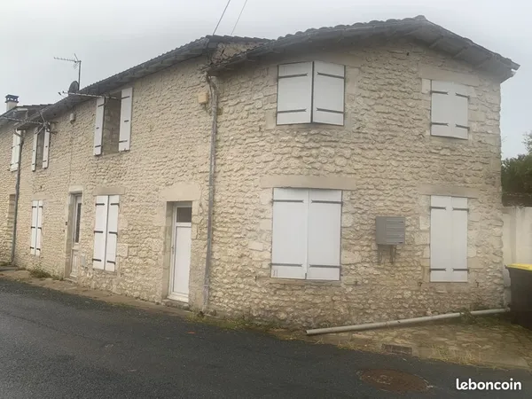 Immeuble de rapport en 4 appartements 1300 m plage st Palais 