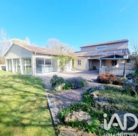 Pavillon 8 pièces 238 m² 