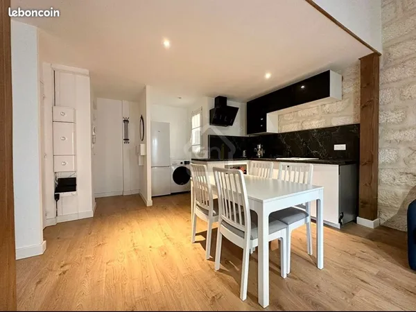 Location meublée - T1 bis en duplex de 50 m² - Centre Montpellier 
