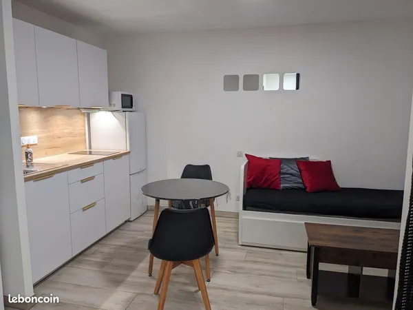 Studio Meublé à Louer 
