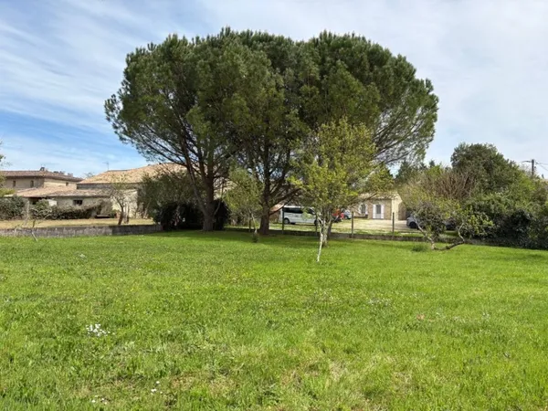 Terrain 845 m² 