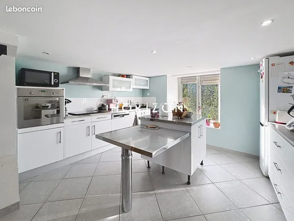 Appartement 2 pièces 84 m² 