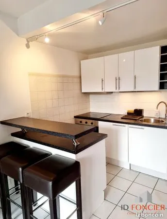 Studio 1 pièce 24 m² 