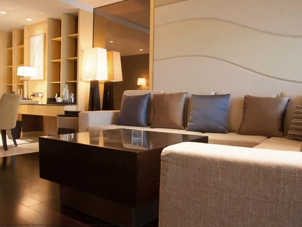 Grand jardin et espaces de vie calmes 