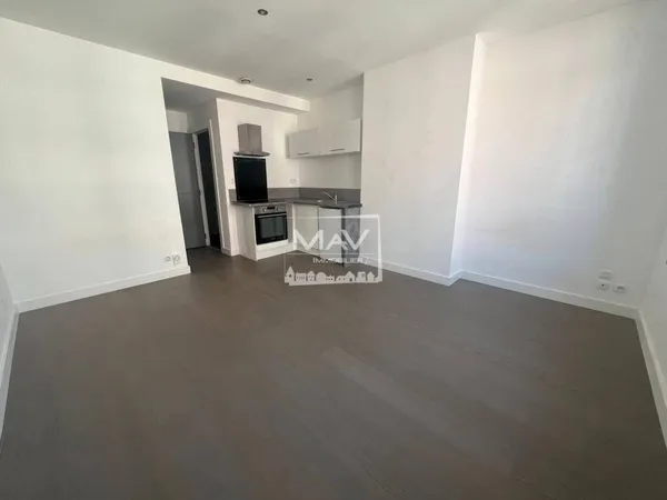 Studio 1 pièce 23 m² 
