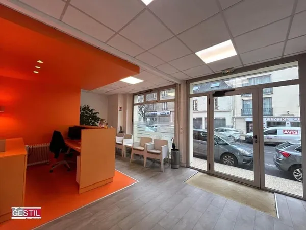 Commerce Location Pontoise  75m² 1792€
